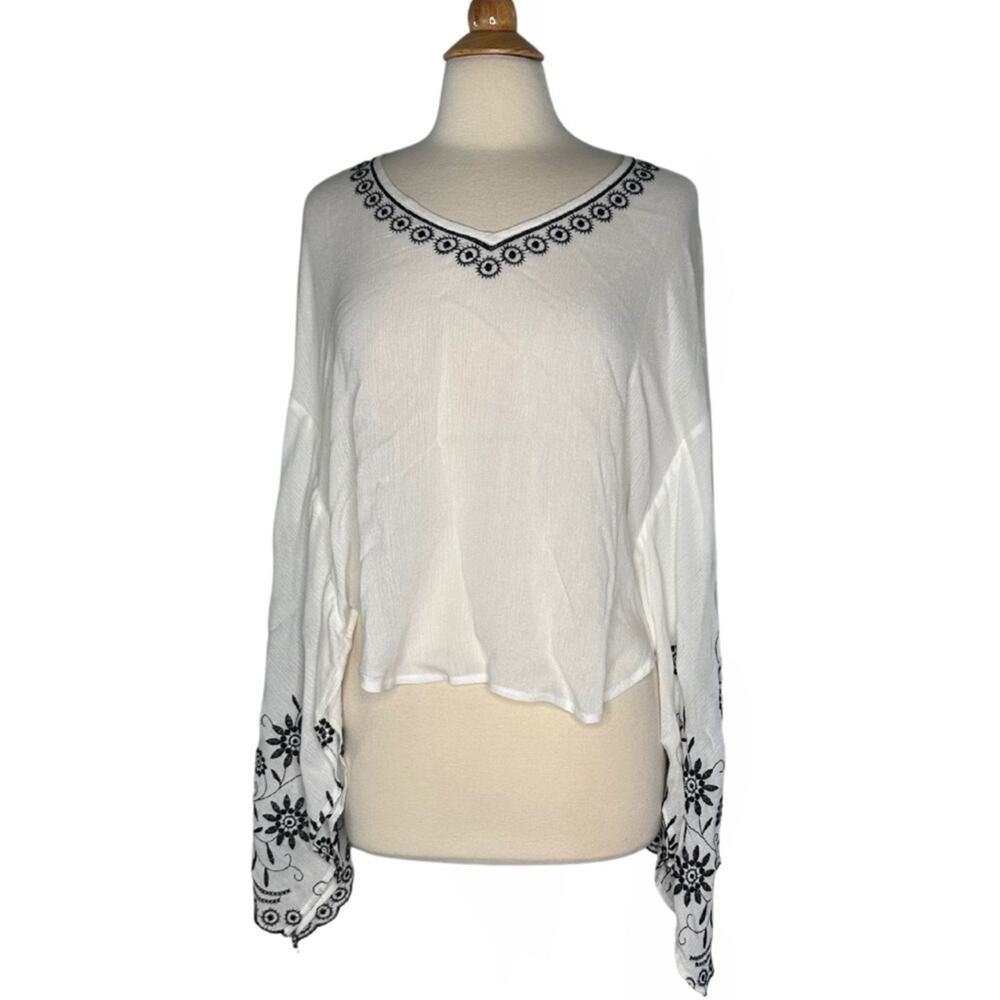 V Cristina White Navy Embroidered Oversized Lagenlook Gothic Statement Sleeves - Picture 1 of 9
